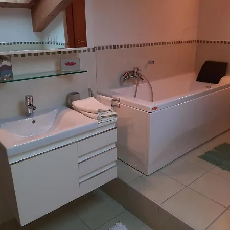 House Равенна
